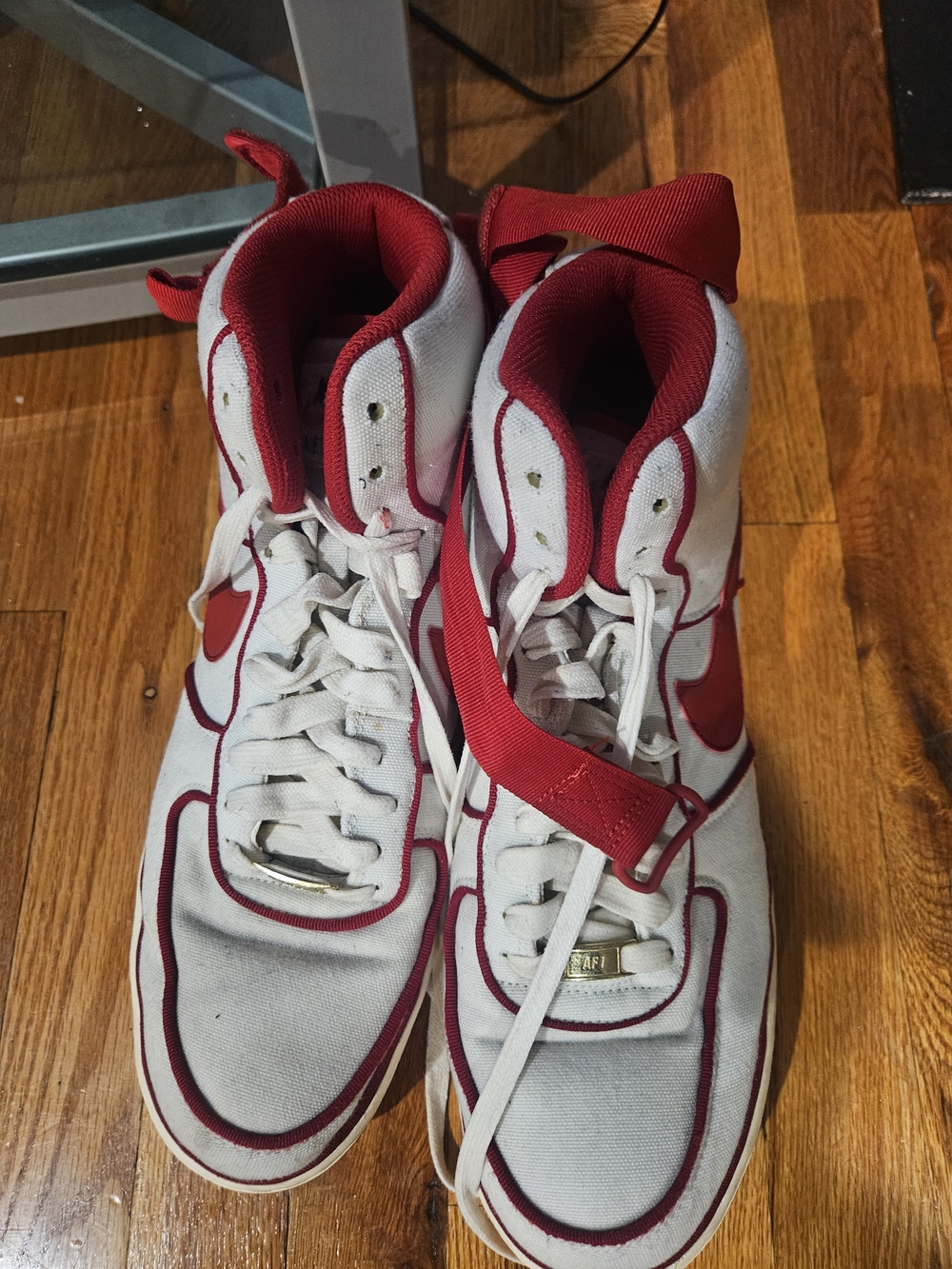 Nike Men's High-Top Sneakers in White and Red. Excellent Condition!